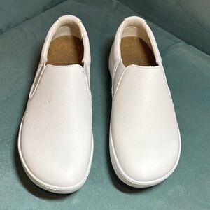 NWOT Birkenstock White Slip-On Loafers / Sneakers 39 reg